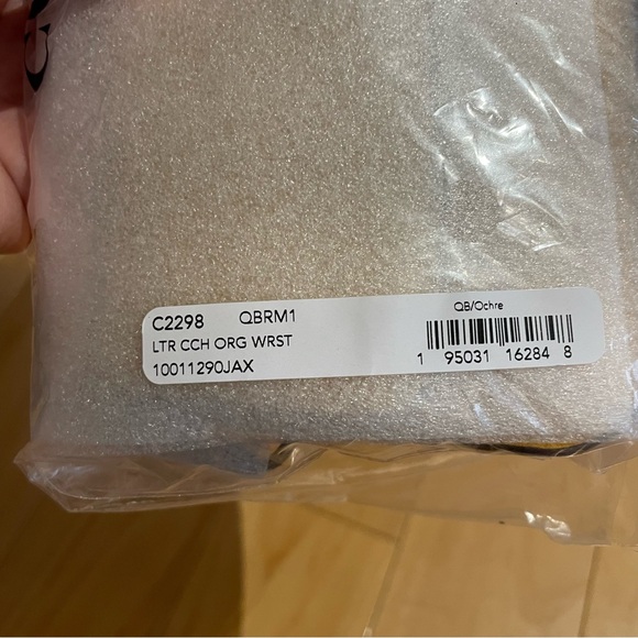 New Coach leather turnlock wristlet - Picture 6 of 6